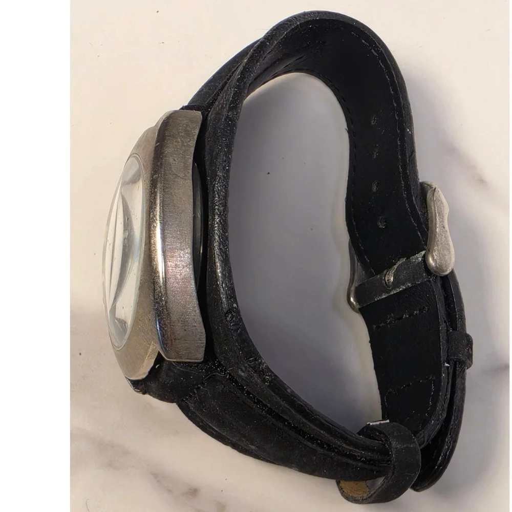 LA Gear Vintage Quartz Watch Black Dial Leather Cuff Strap Water Resistant 100ft